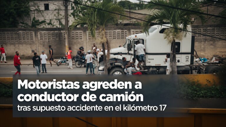 Confrontación entre motoristas y conductor de camión en una vía pública de Santo Domingo